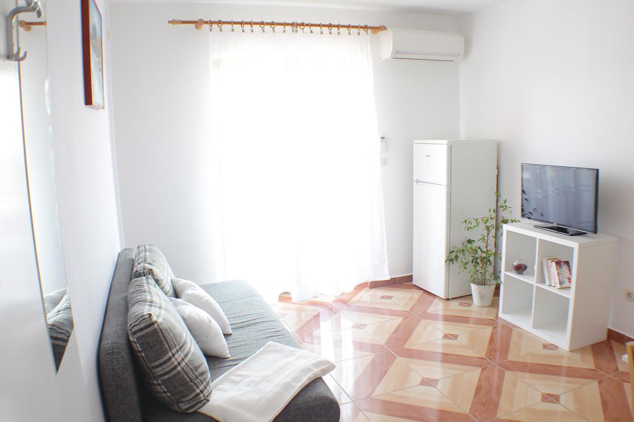 Apartmani Adrijan Krk Krk Town Bagian luar foto