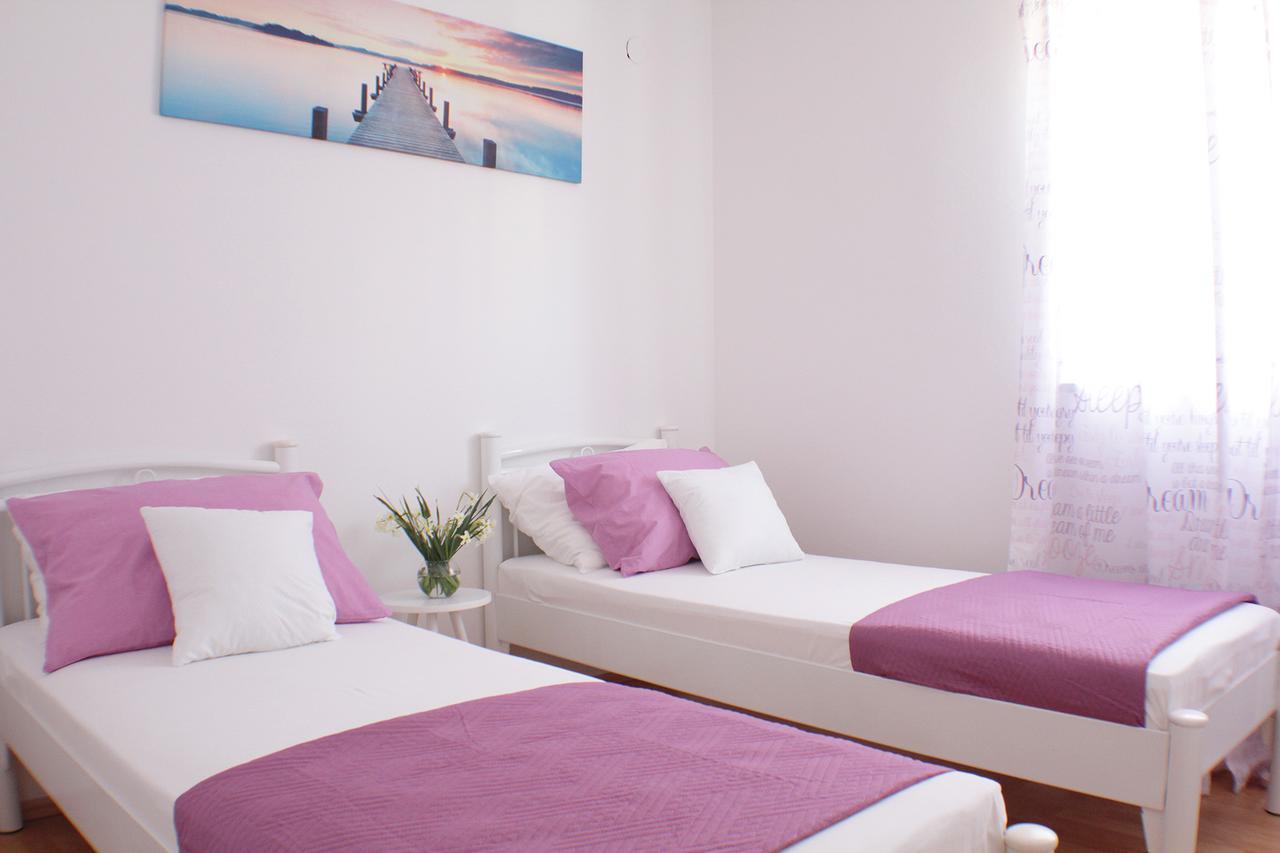 Apartmani Adrijan Krk Krk Town Bagian luar foto