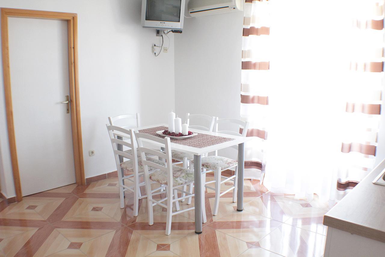 Apartmani Adrijan Krk Krk Town Bagian luar foto
